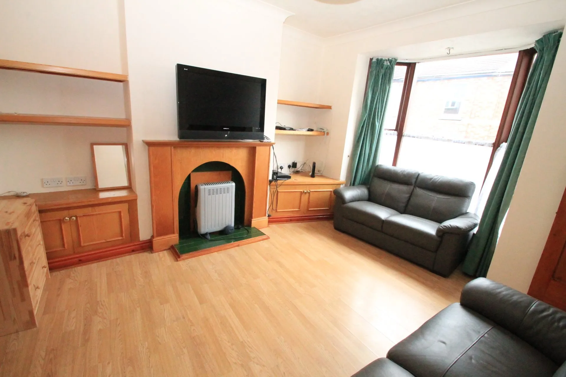 Victoria Terrace, LN1 1HZ - 4 Bed - Image 1